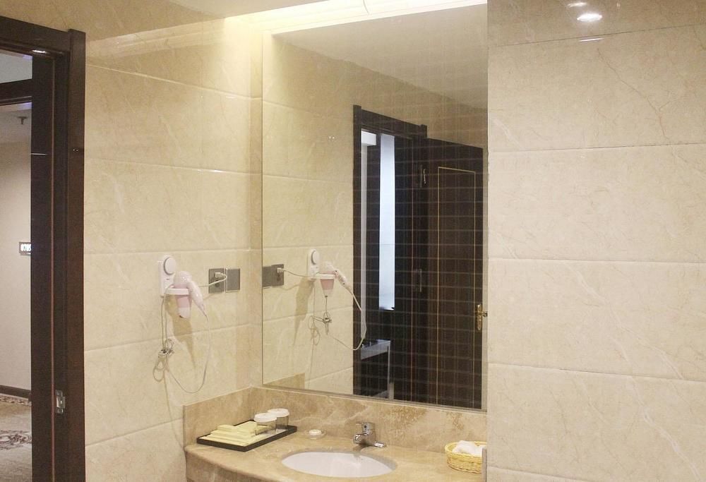 Weishi International Hotel Qing Zhou エクステリア 写真