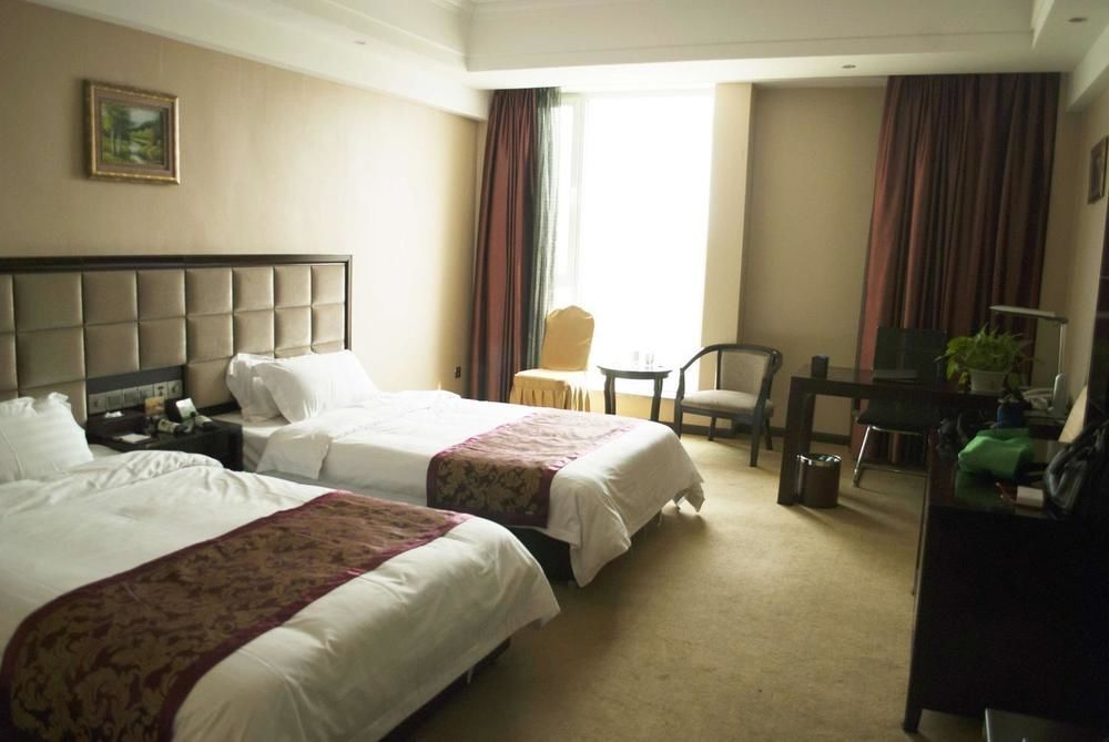 Weishi International Hotel Qing Zhou エクステリア 写真