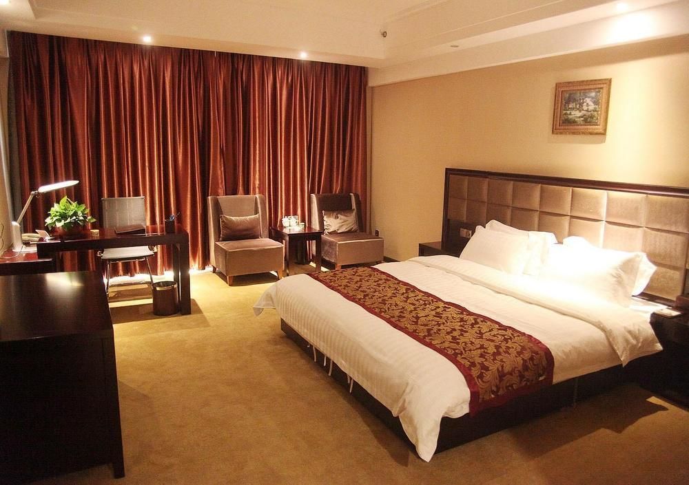 Weishi International Hotel Qing Zhou エクステリア 写真