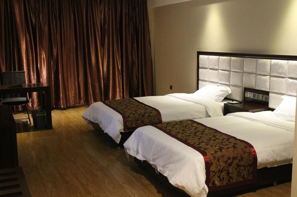 Weishi International Hotel Qing Zhou エクステリア 写真
